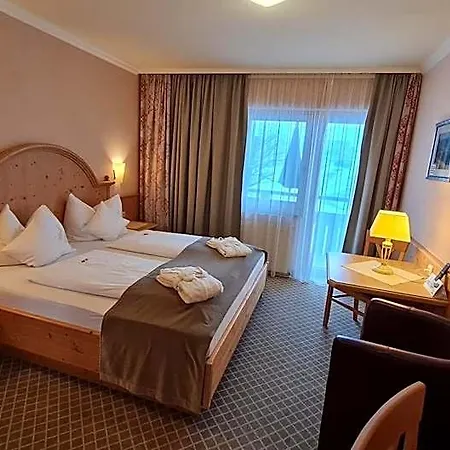 Hotel Sport Und Klausen 4*