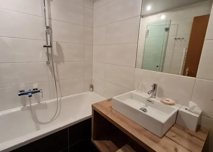 酒店 克劳森运动家庭酒店 4*