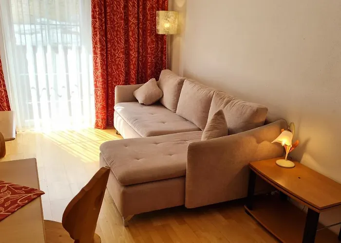 克劳森运动家庭酒店