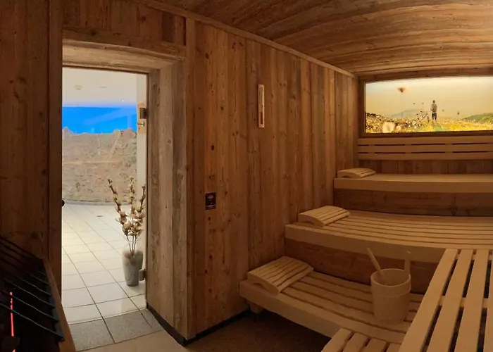 克劳森运动家庭酒店