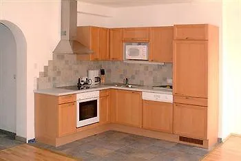 克劳森运动家庭酒店