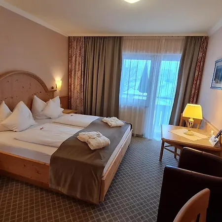 克劳森运动家庭酒店 4*