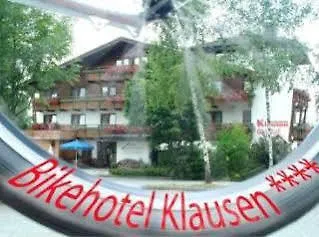 克劳森运动家庭酒店